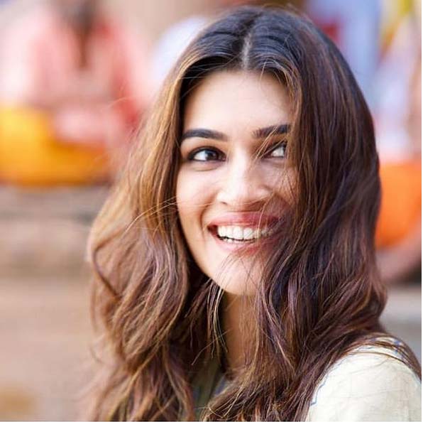 #MeToo पर कृति सेनन ने उठाए सवाल, कहा- किसी निष्कर्ष पर कोई कैसे पहुंचेगा bollywood,housefull 4,kriti sanon,metoo,metoo campaign,metoo movement