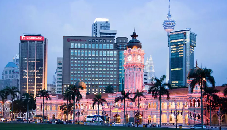 kuala lumpur,places to visit in kuala lumpur,tourist attractions in kuala lumpur,petronas twin towers,klcc park,kuala lumpur bird park,petaling street,merdeka square,sunway lagoon theme park,kuala lumpur tower