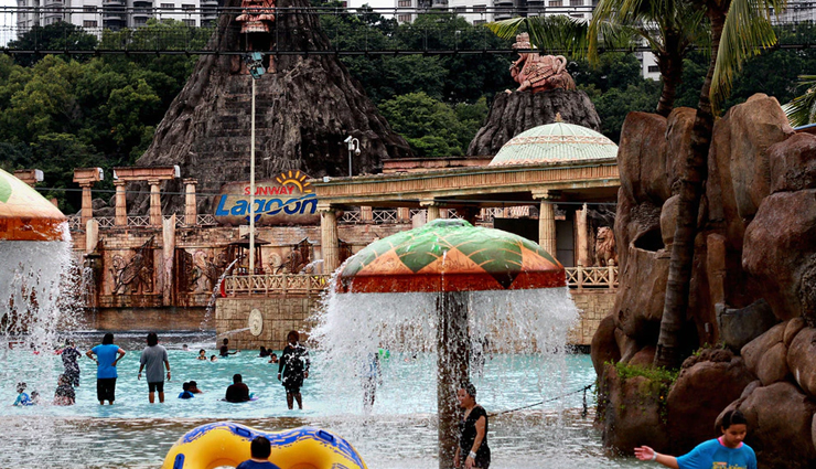 kuala lumpur,places to visit in kuala lumpur,tourist attractions in kuala lumpur,petronas twin towers,klcc park,kuala lumpur bird park,petaling street,merdeka square,sunway lagoon theme park,kuala lumpur tower