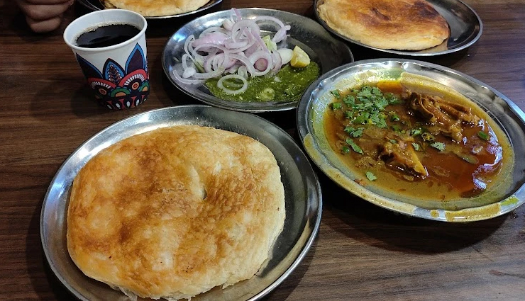 lucknow best food,culinary delights of lucknow,taste the flavors of lucknow,famous dishes of lucknow,authentic lucknow cuisine,must-try food in lucknow,lucknow gastronomic delights,traditional food of lucknow,popular food joints in lucknow,lucknow food guide