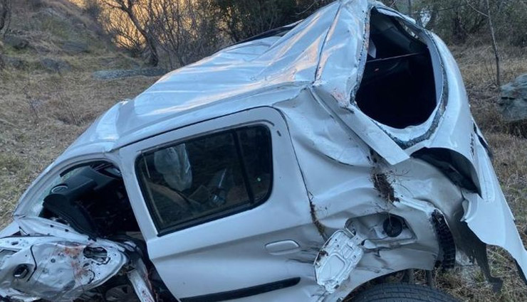 कुल्लू : मणिकर्ण घाटी में गिरी कार, पुलिस जवान की मौके पर मौत 