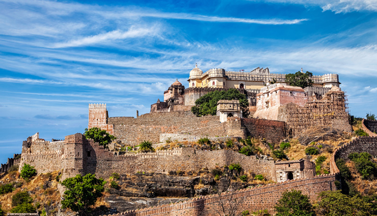 ruins of india,famous ruins of india,hampi,muziris,ellora caves,dholavira,the great wall of kumbhalgarh,places to visit in india,india