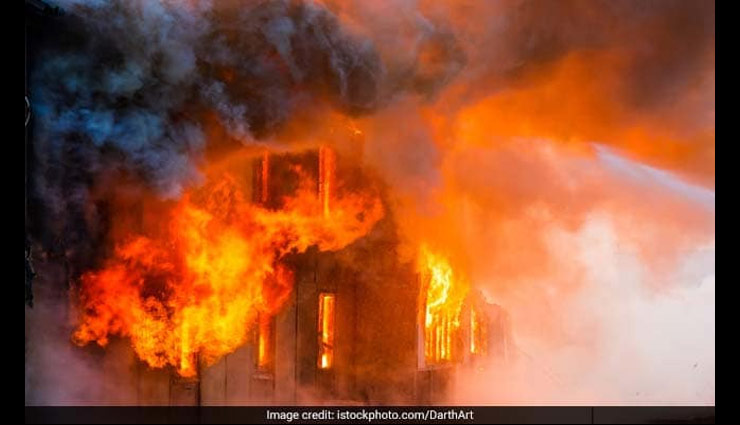 Kumbh Mela 2019: गोरखनाथ अखाड़े में लगी भीषण आग, 2 टेंट जले