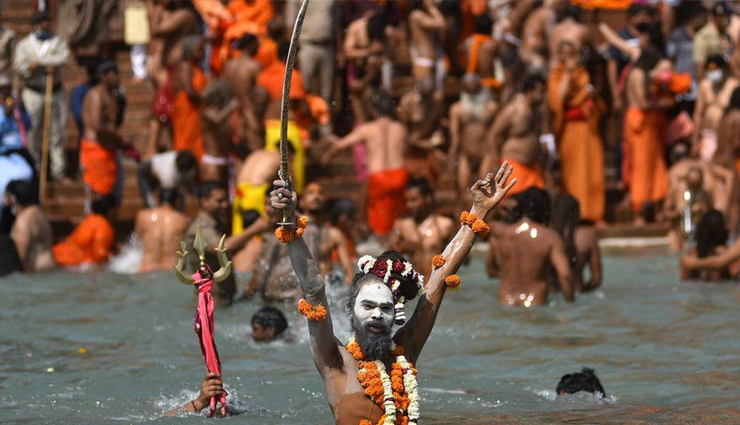maha kumbh mela 2025,tips for kumbh mela,planning visit to kumbh mela,prayagraj kumbh 2025,maha kumbh accommodations,kumbh mela packing tips,kumbh mela festivities,shahi snan dates,kumbh mela security,kumbh mela guide