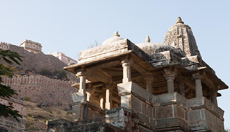 kumbhalgarh fort,things to visit inside kumbhalgarh fort,kumbha palace,badal mahal,neelkanth mahadev temple,parsvanath jain temple,the world’s longest wall