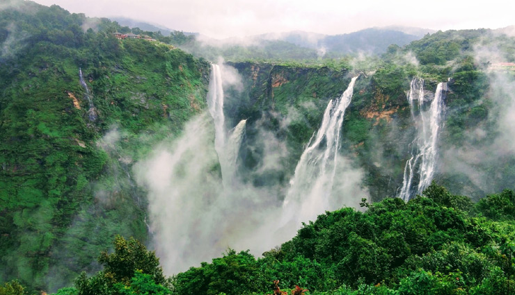 famous waterfalls in south india,south india waterfall guide,best waterfalls in south india,jog falls karnataka,athirappilly falls kerala,courtallam falls tamil nadu,hogenakkal falls tamil nadu,dudhsagar falls goa karnataka,abbey falls coorg,top waterfalls to visit in south india,trekking waterfalls south india,monsoon waterfalls in south india,shivanasamudra falls karnataka,meenmutty falls kerala,soochipara falls wayanad