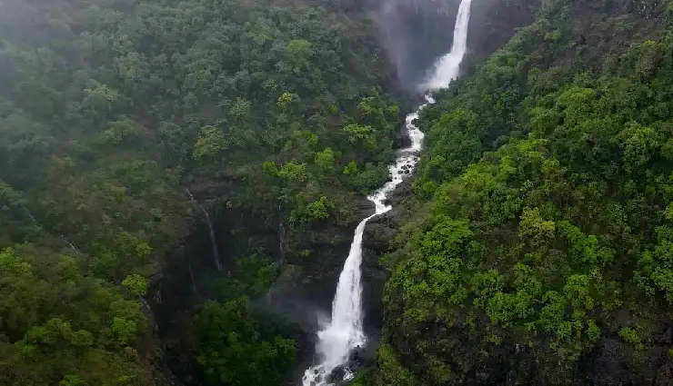 best waterfalls in india,famous waterfalls in india,nohkalikai falls,natural wonders of india,scenic waterfalls,waterfalls surrounded by forests,glacial waterfalls in india,must-visit waterfalls,indian travel destinations,waterfalls for nature lovers