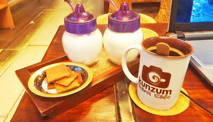 hauz khas village in delhi,food cafes in hauz khas village in delhi,delhi travel,holidays in delhi