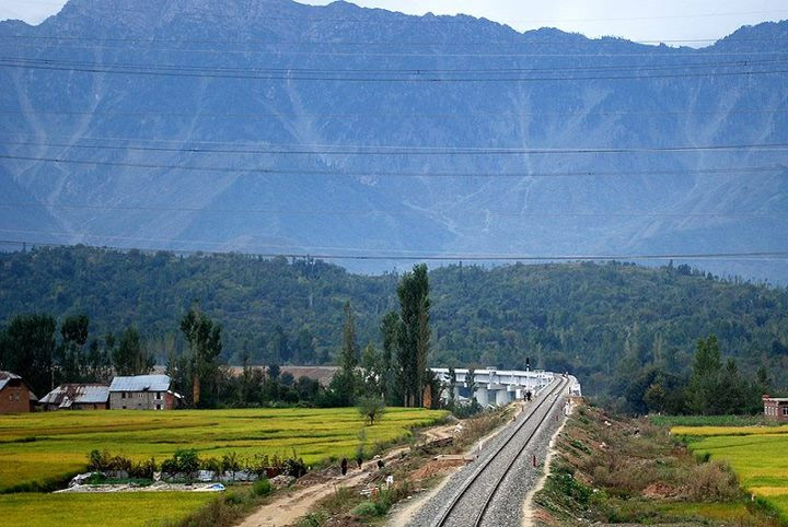 breathtaking places,kashmir,places to visit in kashmir,hill stations in kashmir,srinagar,gulmarg,sonamarg,leh,kupwara