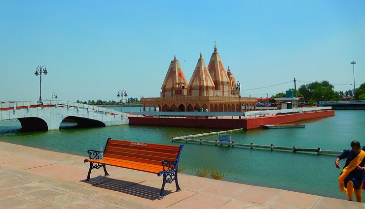 kurukshetra,tourist attraction in kurukshetra,krishna museum,brahma sarovar,kalpana chawla memorial planetarium,jyotisar,bhishma kund