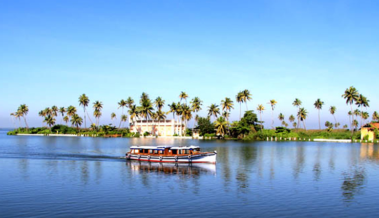 kerala tourist destinations,vagamon hill station,kumarakom backwaters,kizhunna beach kerala,guruvayur spiritual spot,kuttanad rural landscapes,varkala beach activities,bekal fort attractions,ponmudi adventure tourism,alleppey backwater experiences,wayanad natural wonders,kerala tourism spots,kerala vacation spots,top destinations in kerala,best places to visit in kerala