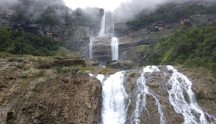 tallest waterfalls in india,highest waterfalls in india,visit waterfalls in india,must-visit waterfalls,india tallest waterfalls,scenic waterfalls in india,top waterfalls in india,famous waterfalls in india,natural wonders in india,breathtaking waterfalls in india
