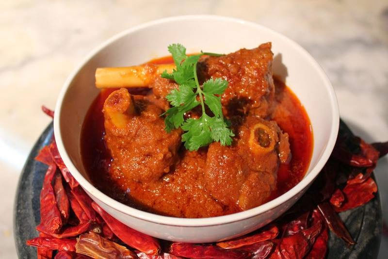 pork vindaloo,laal maas,rista,chicken chettinad,phaal curry,most spicy indian food,spiciest ndian food,indian food,food,india,travel india