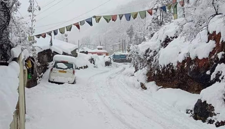 places to enjoy snowfall in india,best snowfall destinations in india,snowfall in manali,snowfall in shimla,snowfall in gulmarg,snow tourism india,snowfall in uttarakhand,top places for snowfall in india,winter holiday in india,snowfall in october in india,snow activities in india,hill stations with snowfall,snowfall destinations in sikkim,leh snowfall,adventure snow trips india