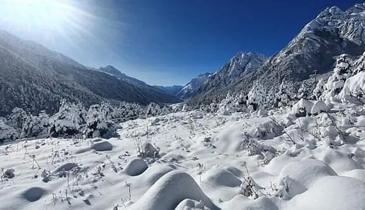 places to enjoy snowfall in india,best snowfall destinations in india,snowfall in manali,snowfall in shimla,snowfall in gulmarg,snow tourism india,snowfall in uttarakhand,top places for snowfall in india,winter holiday in india,snowfall in october in india,snow activities in india,hill stations with snowfall,snowfall destinations in sikkim,leh snowfall,adventure snow trips india