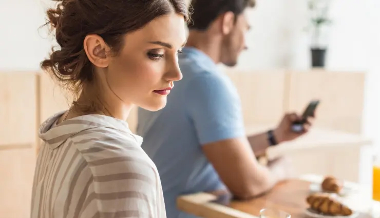 long-distance relationship signs,losing interest in long-distance relationship,relationship warning signs,communication in long-distance relationships,signs of waning interest,lack of future talks,flaking on plans in ldr,limited communication duration,long-distance relationship red flags,indicators of fading interest,long-distance relationship challenges,recognizing relationship issues,maintaining connection in ldr,signs your partner is pulling away,coping with long-distance relationship stress