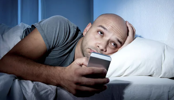 नींद की कमी की वजह से पैदा होता है मानसिक तनाव, इन उपायों से दूर करें अनिद्रा की परेशानी 