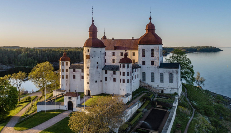 beautiful castles,beautiful castles to visit,most beautiful castle,fairy tale castles,travel,holidays,travel guide,travel tips