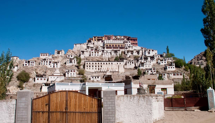 ladakh,monasteries in ladakh,thiksey monastery,hemis monastery,alchi monastery,lamayuru monastery,diskit monastery