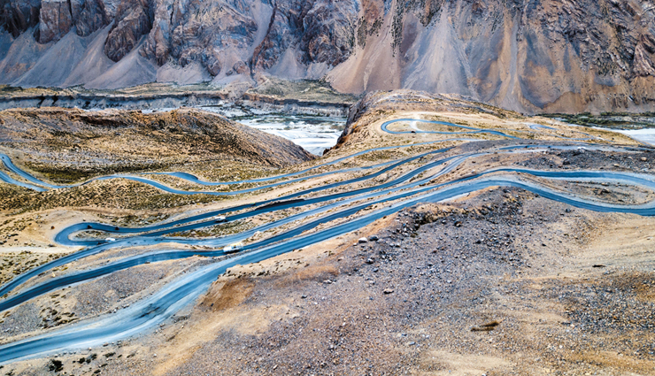 dangerous roads of ladakh,roads of ladakh,ladakh,gata loops,chang la,umling la,khardung la,joji la,zoji la