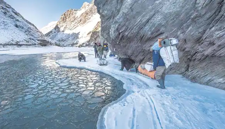 भारत की इन 9 जगहों पर पड़ती हैं शरीर को जमाने वाली ठंड, बर्फबारी के बीच इंसानों का टिकना मुश्किल coldest places in india,freezing destinations in india,top cold spots in india,chilliest locations in india,india extreme cold destinations,cold weather places in india,best winter destinations in india,sub-zero temperature spots in india,snowy places in india,winter wonderlands in india,india icy locales,extremely cold places to visit in india,chilling destinations in india,frosty spots in the country,cold climate locations in india,india coldest tourist spots,frozen landscapes in india,winter retreats in india,cold regions to explore in india,india sub-arctic destinations