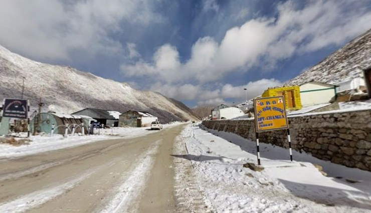 dangerous roads of ladakh,roads of ladakh,ladakh,gata loops,chang la,umling la,khardung la,joji la,zoji la