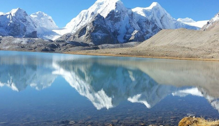 ladakh alpine lakes,scenic ladakh lakes,must-visit lakes in ladakh,high-altitude lakes in ladakh,ladakh travel destinations,pristine lakes in ladakh,serene lakes in ladakh,best alpine lakes,ladakh wildlife lakes,himalayan lakes in ladakh,ladakh nature spots,ladakh lakes with wildlife,exploring ladakh lakes