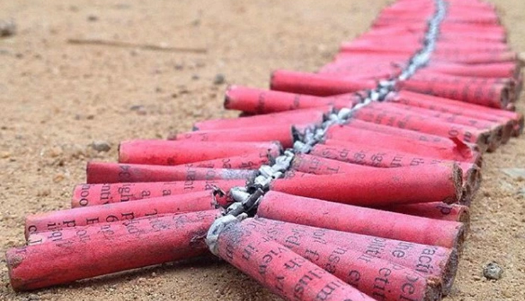 firecrackers,firecrackers pollution,firecrackers can be dangerous,firecrackers pollution in hindi,diwali 2022