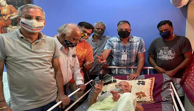 अजमेर : कोरोना को मात देकर घर लौटी 93 साल की बुजुर्ग महिला, संयुक्त परिवार को बताया ताकत