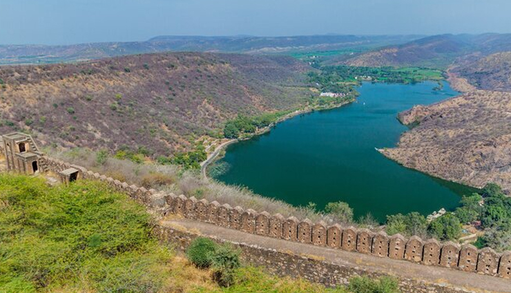 places to explore in bundi,top attractions in bundi,best places to visit in bundi,bundi travel guide,must-see spots in bundi,bundi tourist places,historical sites in bundi,bundi sightseeing,bundi rajasthan attractions,things to do in bundi