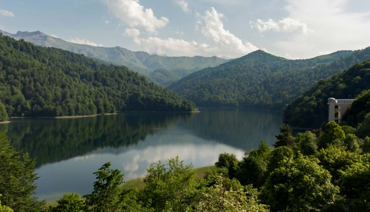 beautiful lakes in baku,baku lakes to visit,top lakes in baku,baku travel guide,scenic lakes in baku,must-visit lakes baku,lakes near baku,baku nature spots,baku tourist attractions,visit baku lakes,baku natural beauty,peaceful lakes baku,exploring lakes in baku,best lakes to visit in baku,lakes in azerbaijan