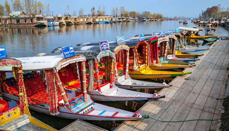scenic lakes in india,lakes to visit in india,india,dal lake jewel,kashmir,pangong tso the lake,ladakh,wular lake,gurudongmar,tsongmo lake