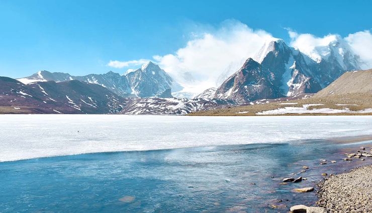 scenic lakes in india,lakes to visit in india,india,dal lake jewel,kashmir,pangong tso the lake,ladakh,wular lake,gurudongmar,tsongmo lake