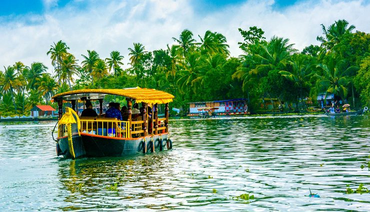 10 Amazing Lakes To Explore in Kerala