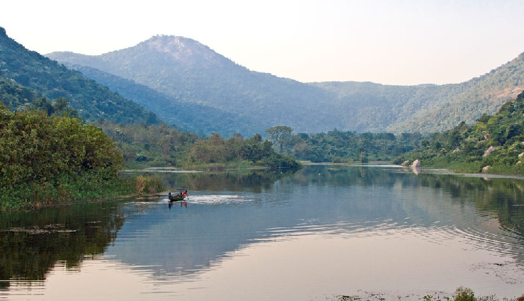 14 Beautiful Lakes You Can Visit in West Bengal