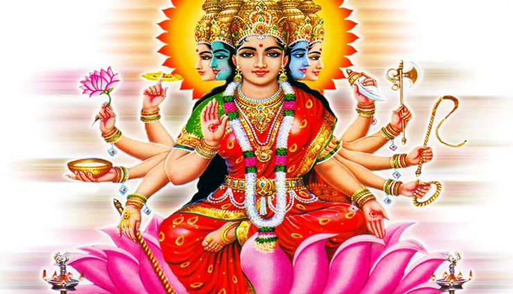 धनतेरस स्पेशल : पाना चाहते है माँ लक्ष्मी का आशीर्वाद, करें लघु नारियल के ये उपाय 