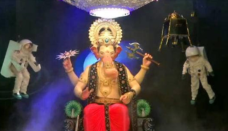 lalbaugcha raja,ganpati,chandrayaan 2,lalbaugcha raja first look,ganesh chaturthi 2019,maharashtra,news,news in hindi