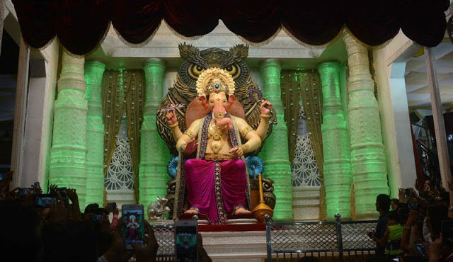 lalbaughcha raja,looks of lalbaughcha raja