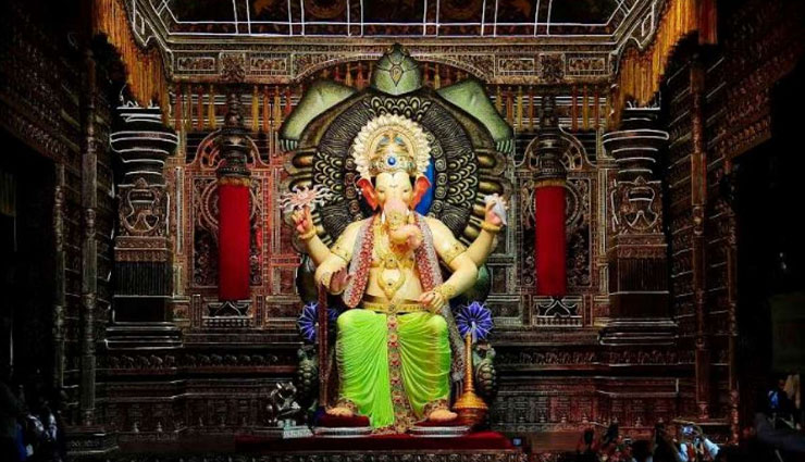 PICS- From 2010 to 2018 This is How Much Lalbaughcha Raja has Changed