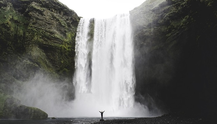 gokarna tourist places,kudle beach,om beach,mahabaleshwar temple,paradise beach,half-moon beach,mirjan fort,koti tirtha,bhadrakali temple,lalguli falls,maha ganapati temple