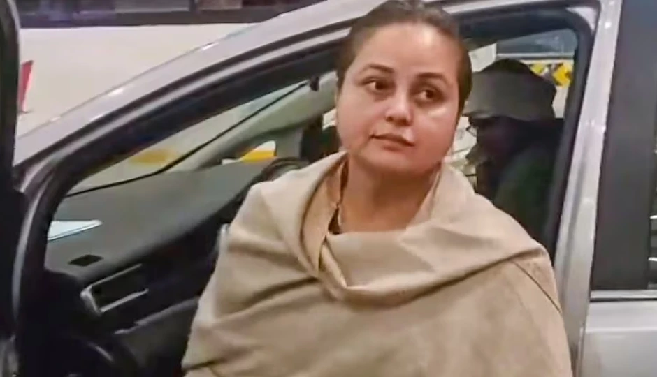 लालू को किडनी देकर पछताने लगीं रोहिणी, कहा - बड़ा गुनाह हो गया; तेजस्वी यादव को भी लपेटा