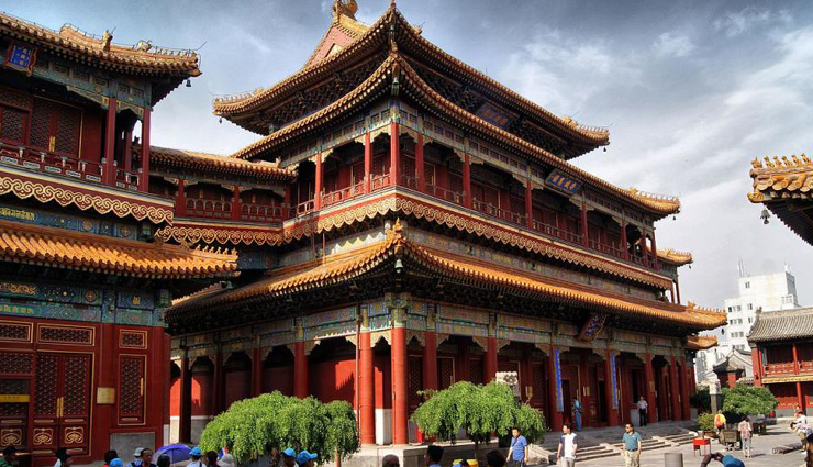 buddhist temples around the world,beautiful buddhist temples,famous buddhist temples,top buddhist temples to visit,buddhist temple travel destinations,shwedagon pagoda myanmar,tigers nest bhutan,todaiji temple japan,ulun danu bratan bali,lama temple beijing