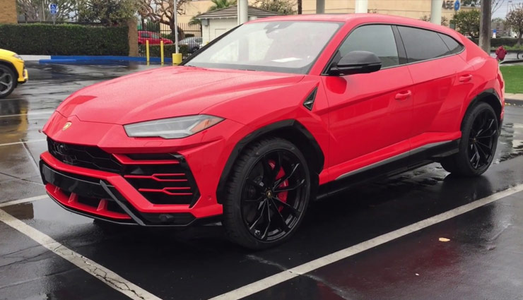 ranveer singh,ranveer singh cars,lamborghini,ranveer singh 3 crore car,ranveer singh red car,lamborghini urus,about lamborghini urus,deepika padukone,ranveer singh news,entertainment,bollywood news in hindi