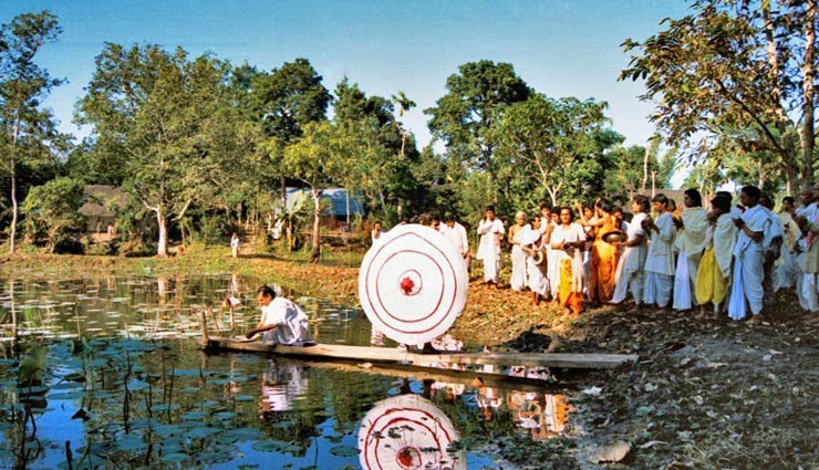 the gravity defying palace bara imambara lucknow,floating islands of loktak lakes manipur,mystrious skelaton lake uttarakhand,land of black magic mayong,brain museum bangalore,strange places in india