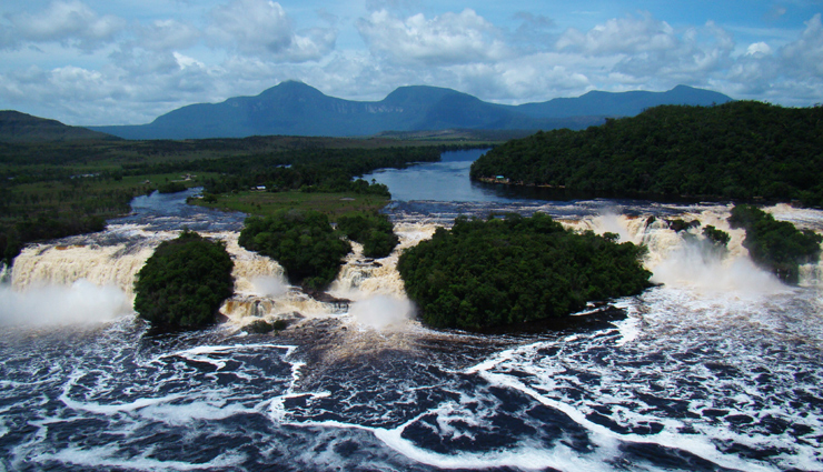 parque nacional archipelago los roques,isla margarita,parque nacional canaima,los medanos de coro,sierra nevada de mérida and pico bolivar,venezuela,beautiful landscapes to see in venezuela,landscapes