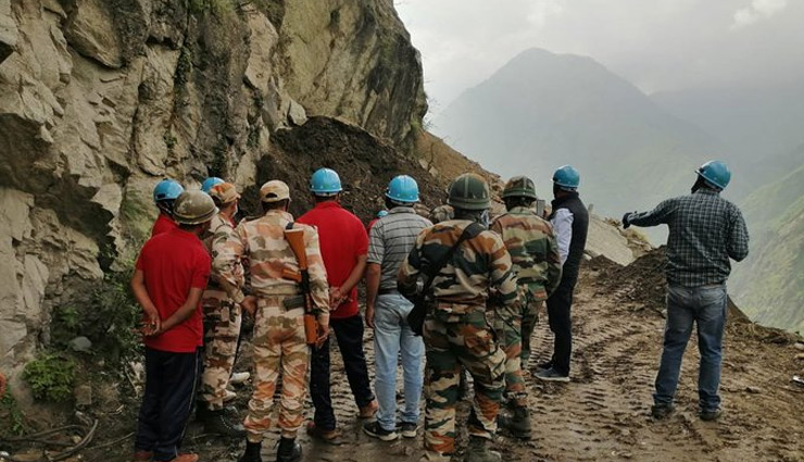 हिमाचल : किन्नौर लैंडस्लाइड हादसे में अब तक 13 लोगों की मौत, 25 और दबे होने की आशंका 