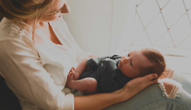 safe baby holding positions,holding your baby safely: recommended positions,best ways to hold a baby safely,infant holding techniques for safety,baby holding positions for new parents,holding your newborn: safe and comfortable positions,safe and secure baby holding methods,ensuring baby safety: holding positions,how to hold a baby safely: expert tips,baby holding: prioritizing safety and comfort