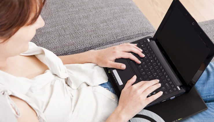 आपके प्रजनन अंगों को नुकसान पहुंचा सकता है गोद में लैपटॉप रखकर काम करना, जानिए सेहत पर इसके नुकसान