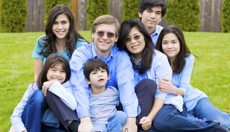 5 Tips Helpful To Keep Large Family Organized