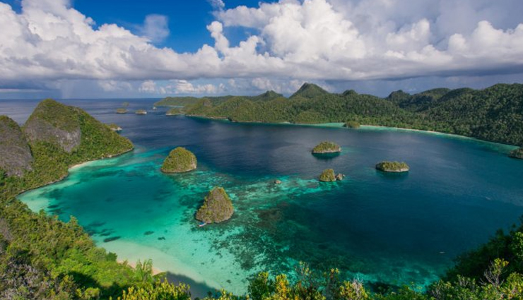 largest islands,largest islands in the world,greenland,new guinea,borneo,madagascar,baffin,sumatra